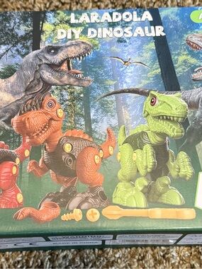 Laradola DIY Dinosaur Building Set - Green & Orange